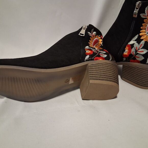 Floral Embroidered Black Ankle Boots Swade Size 8 - Picture 5 of 7
